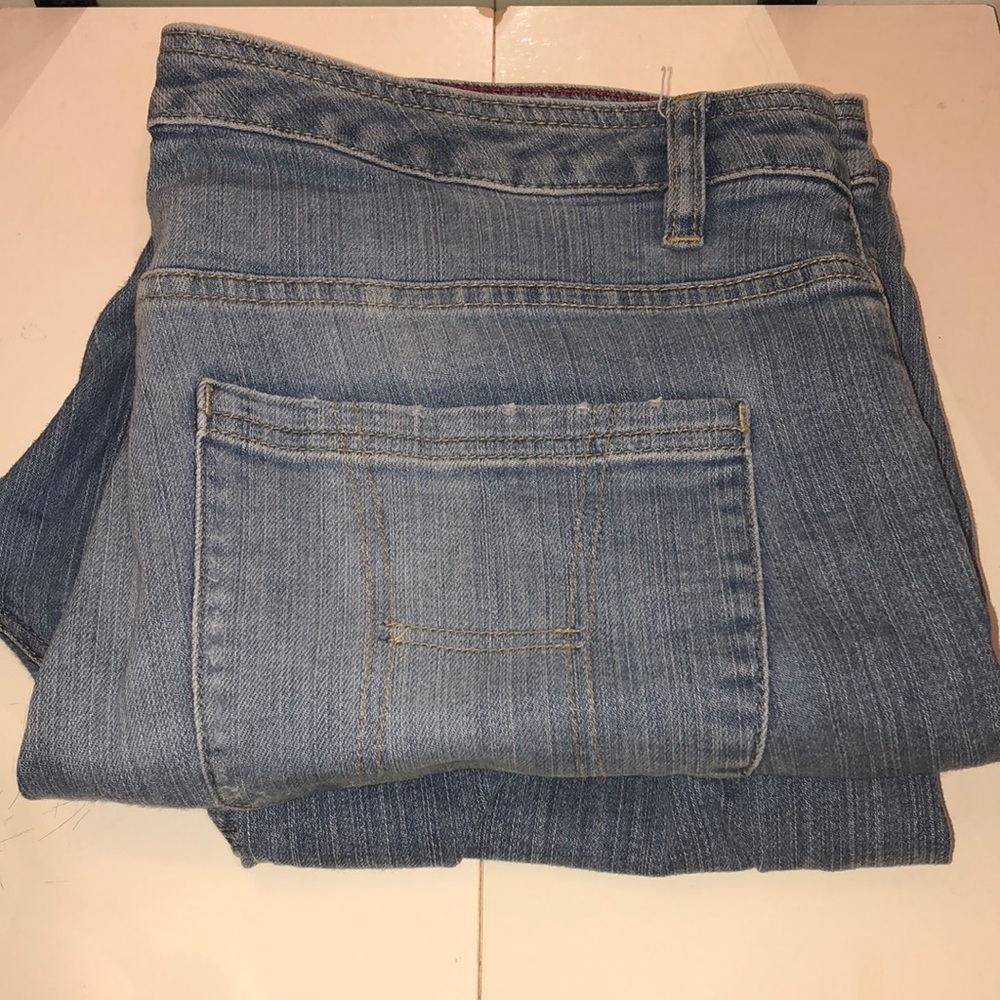 Tommy Hilfiger straight leg jeans 👖. Size 14S.